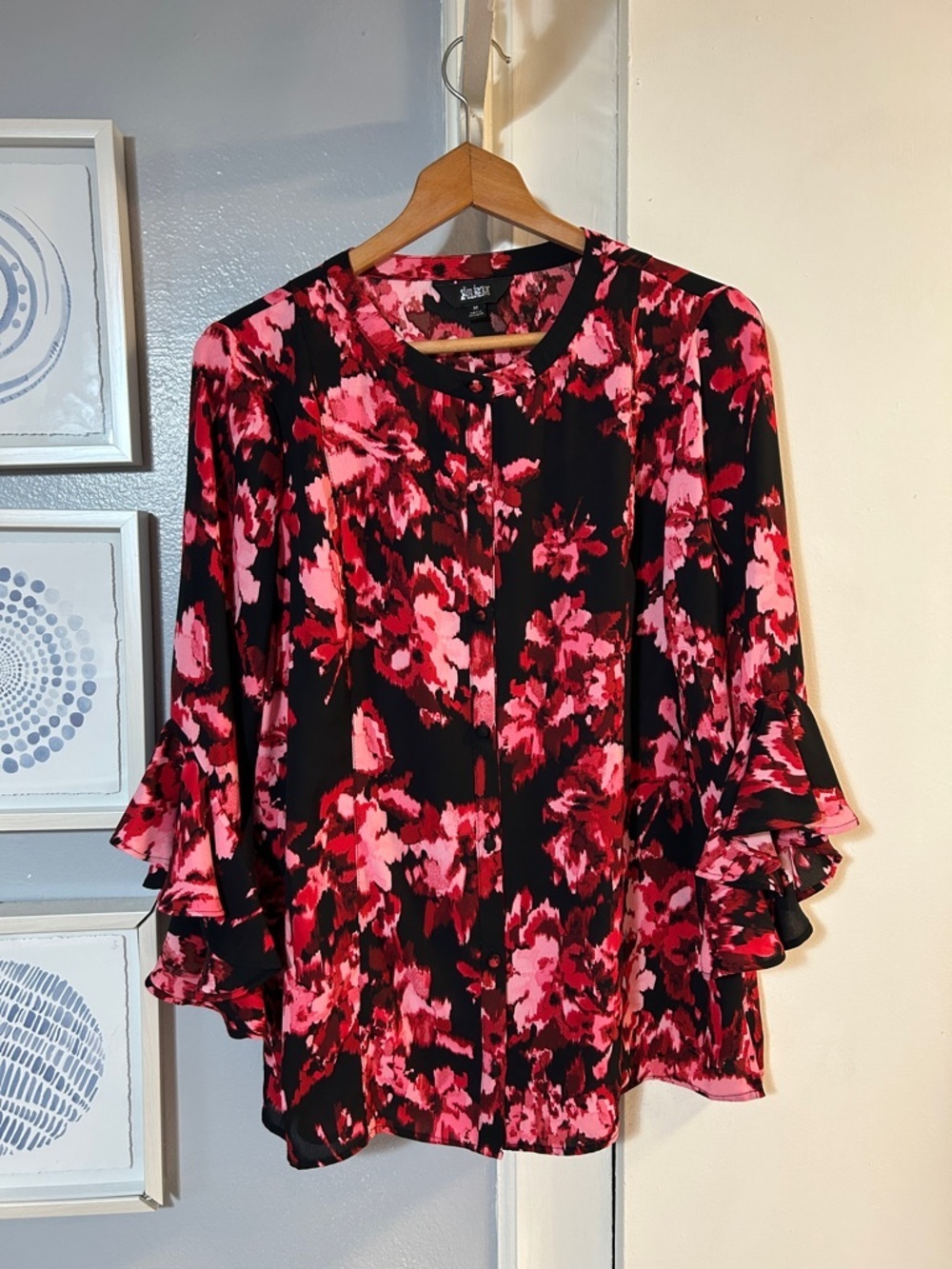 Investments Black Blouse with Pink &Red Floral Print Ruffled Sleeves Size M NWOT